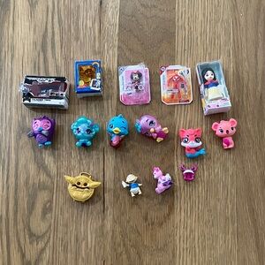 Lot of 15 Mini Figurines - Mini Hatchimals And Mini Brand Toys